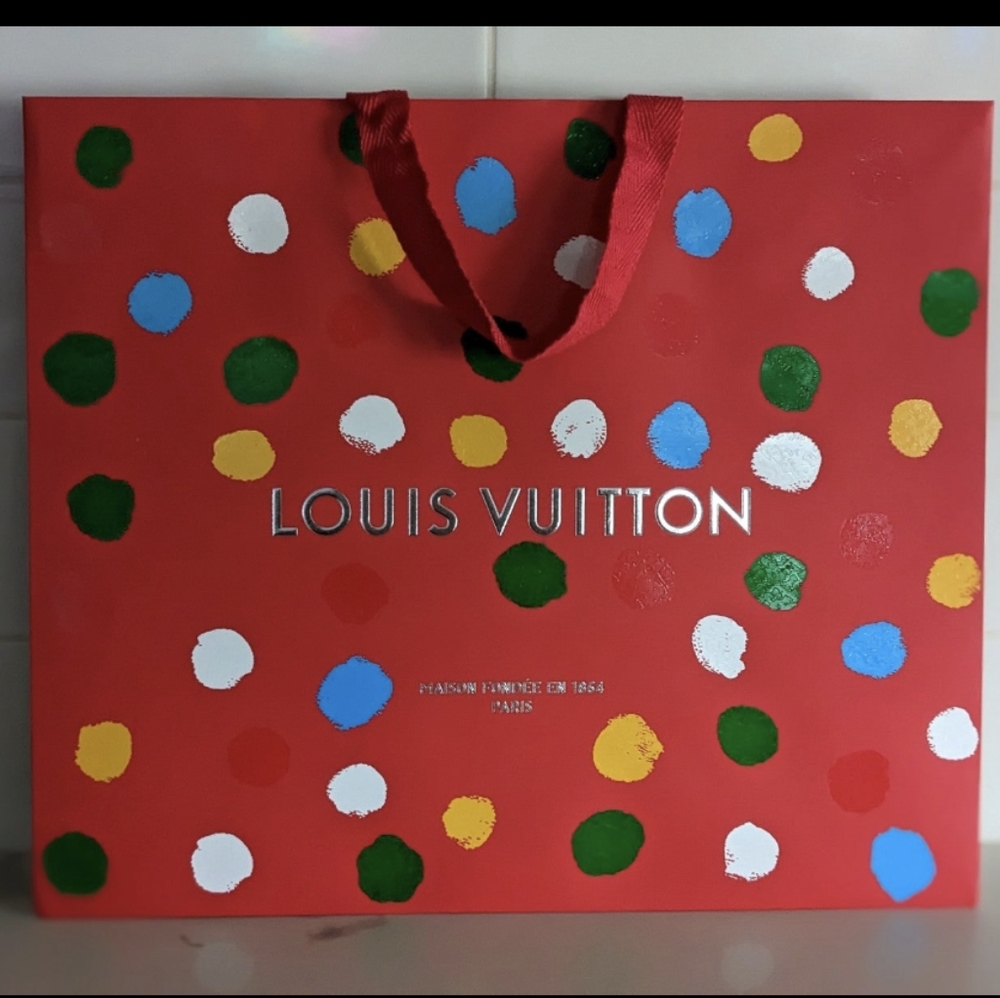 Louis Vuitton x Yayoi Kusama paper shopping bag